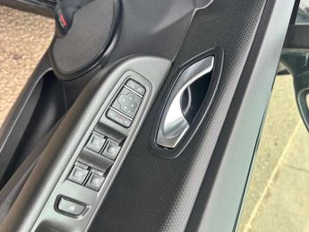RENAULT CLIO 1.6 Clio Renault Sport Nav Trophy Auto 5dr
