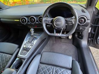 AUDI TT 2.0 TT Black Edition 40 TFSI Semi-Auto 3dr