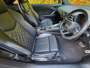 AUDI TT 2.0 TT Black Edition 40 TFSI Semi-Auto 3dr