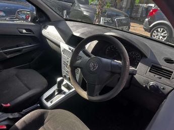 VAUXHALL ASTRA 1.8 Astra Life A/C Auto 5dr