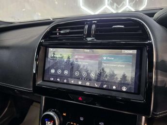 Jaguar XE R-DYNAMIC S