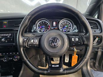 Volkswagen Golf R DSG
