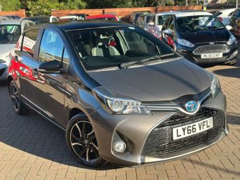 TOYOTA YARIS 1.5 Yaris Design Hybrid VVT-i CVT 5dr