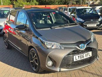 TOYOTA YARIS 1.5 Yaris Design Hybrid VVT-i CVT 5dr