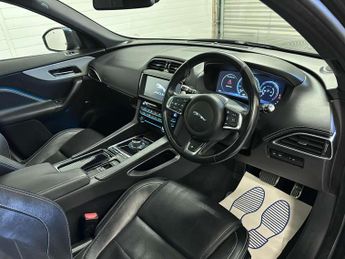 JAGUAR F-PACE 2.0 F-PACE R-Sport AWD D Auto 4WD 5dr