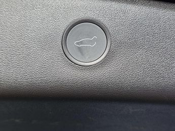 TESLA MODEL 3 Model 3 Standard Range + 4dr