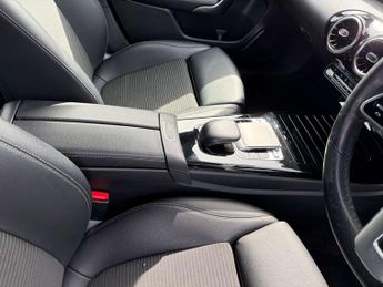 Mercedes-Benz A-CLASS 1.5 A 180 Sport D Auto 5dr
