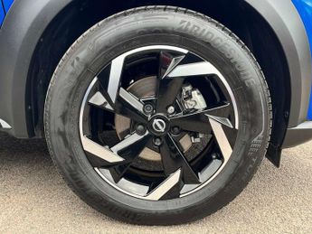 NISSAN JUKE 1.0 Juke N-Connecta DiG-T Semi-Auto 5dr