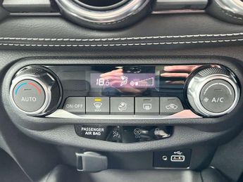 NISSAN JUKE 1.0 Juke N-Connecta DiG-T Semi-Auto 5dr