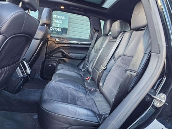 Porsche CAYENNE 4.2 TD V8 S Platinum Edition SUV 5dr Diesel TiptronicS 4WD Euro 