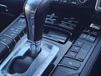 Porsche CAYENNE 4.2 TD V8 S Platinum Edition SUV 5dr Diesel TiptronicS 4WD Euro 