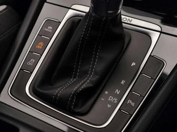 Volkswagen GOLF 2.0 TSI BlueMotion Tech R Hatchback 5dr Petrol DSG 4Motion Euro 