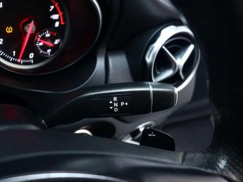 MERCEDES-BENZ GLA 1.6 GLA180 Urban Edition SUV 5dr Petrol 7G-DCT Euro 6 (s/s) (122