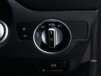 MERCEDES-BENZ GLA 1.6 GLA180 Urban Edition SUV 5dr Petrol 7G-DCT Euro 6 (s/s) (122