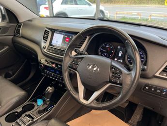 HYUNDAI TUCSON 1.7 Tucson Premium SE Blue Drive 2WD CRDi Semi-Auto 5dr