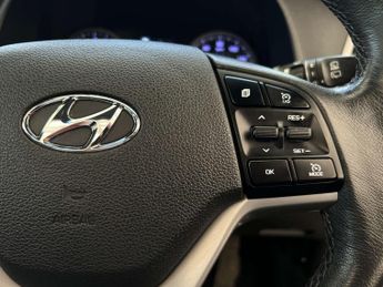 HYUNDAI TUCSON 1.7 Tucson Premium SE Blue Drive 2WD CRDi Semi-Auto 5dr