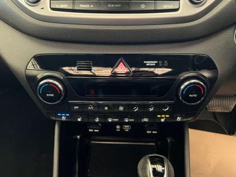 HYUNDAI TUCSON 1.7 Tucson Premium SE Blue Drive 2WD CRDi Semi-Auto 5dr