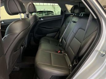 HYUNDAI TUCSON 1.7 Tucson Premium SE Blue Drive 2WD CRDi Semi-Auto 5dr