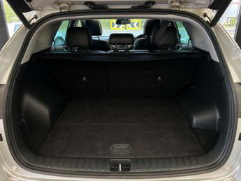 HYUNDAI TUCSON 1.7 Tucson Premium SE Blue Drive 2WD CRDi Semi-Auto 5dr