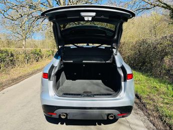 JAGUAR F-PACE 2.0 F-PACE 300 Sport AWD Auto 4WD 5dr