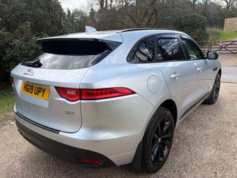 JAGUAR F-PACE 2.0 F-PACE R-Sport AWD D Auto 4WD 5dr