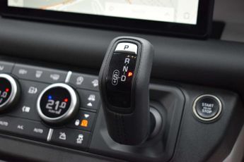 Land Rover DEFENDER 3.0 Defender Hard Top SE D MHEV Auto 4WD 3dr