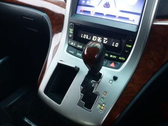 TOYOTA Vellfire 2.4 PETROL AUTO 5dr