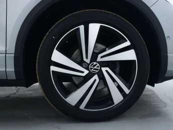 VOLKSWAGEN T-ROC 1.5 TSI R-Line SUV 5dr Petrol DSG Euro 6 (s/s) (150 ps)