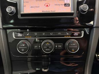 VOLKSWAGEN GOLF 2.0 Golf R DSG 4WD 5dr