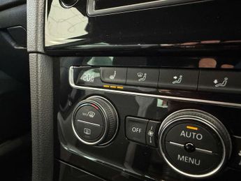 VOLKSWAGEN GOLF 2.0 Golf R DSG 4WD 5dr