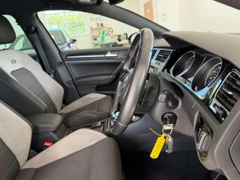 VOLKSWAGEN GOLF 2.0 Golf R DSG 4WD 5dr