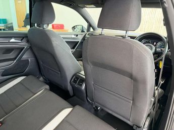 VOLKSWAGEN GOLF 2.0 Golf R DSG 4WD 5dr