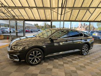 VOLKSWAGEN PASSAT 1.4 Passat GTe Semi-Auto 4dr