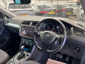 VOLKSWAGEN TIGUAN 2.0 Tiguan Match TDI 4Motion Semi-Auto 4WD 5dr