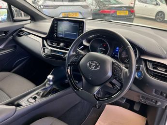 TOYOTA C-HR 1.8 C-HR Icon HEV CVT 5dr