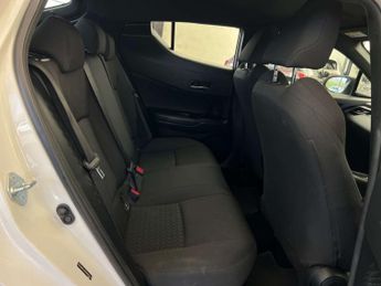 TOYOTA C-HR 1.8 C-HR Icon HEV CVT 5dr