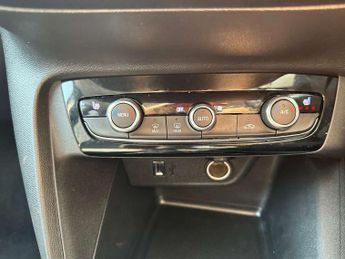 VAUXHALL CORSA Corsa E Elite Nav Premium 5dr