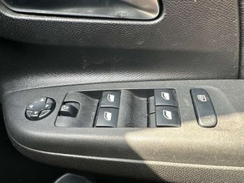 VAUXHALL CORSA Corsa E Elite Nav Premium 5dr