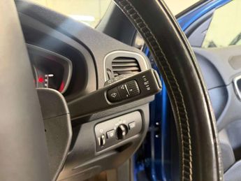 VOLVO V40 1.5 V40 R-Design T3 Auto 5dr