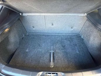 VOLVO V40 1.5 V40 R-Design T3 Auto 5dr