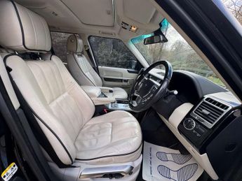 LAND ROVER RANGE ROVER 4.4 Range Rover Vogue TDV8 Auto 4WD 5dr