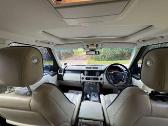 LAND ROVER RANGE ROVER 4.4 Range Rover Vogue TDV8 Auto 4WD 5dr