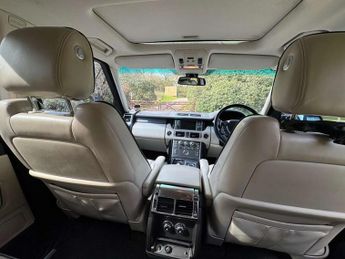 LAND ROVER RANGE ROVER 4.4 Range Rover Vogue TDV8 Auto 4WD 5dr