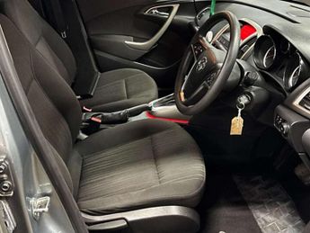 VAUXHALL ASTRA 1.6 Astra Exclusive Auto 5dr