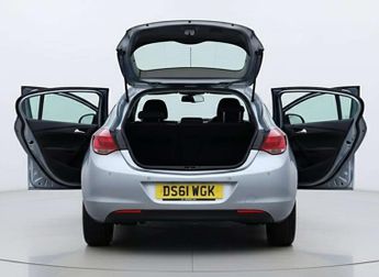 VAUXHALL ASTRA 1.6 Astra Exclusive Auto 5dr