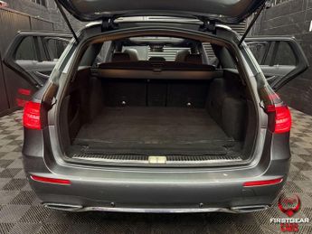 Mercedes-Benz E-CLASS 2.0 E220d AMG Line (Premium) Estate 5dr Diesel G-Tronic+ 4MATIC 