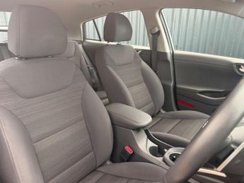Hyundai IONIQ 1.6 IONIQ Premium FHEV Semi-Auto 5dr