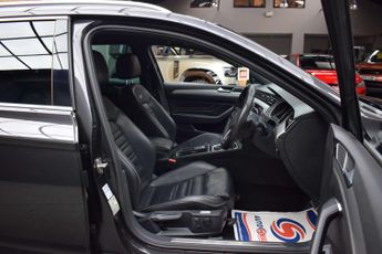 Volkswagen PASSAT 2.0 Passat R-Line TDI Semi-Auto 5dr