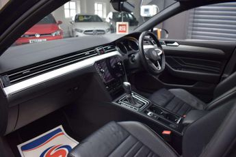 Volkswagen PASSAT 2.0 Passat R-Line TDI Semi-Auto 5dr