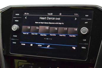 Volkswagen PASSAT 2.0 Passat R-Line TDI Semi-Auto 5dr
